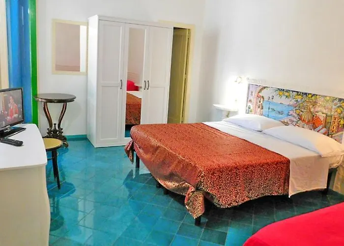 维拉韦尔德酒店 3* 波西塔諾